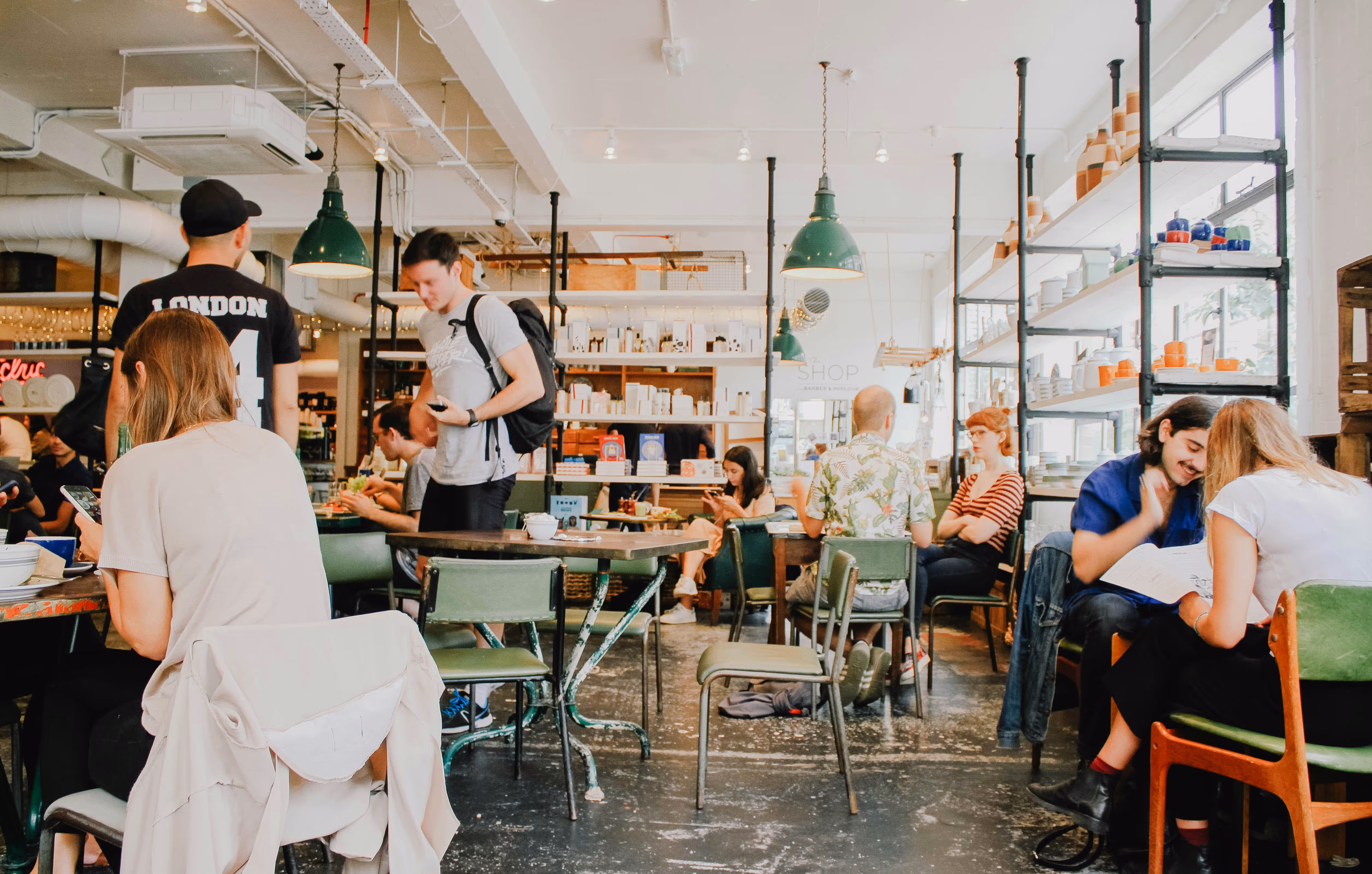 A finance professional applying investment-style analysis to a Hong Kong food and beverage venture.